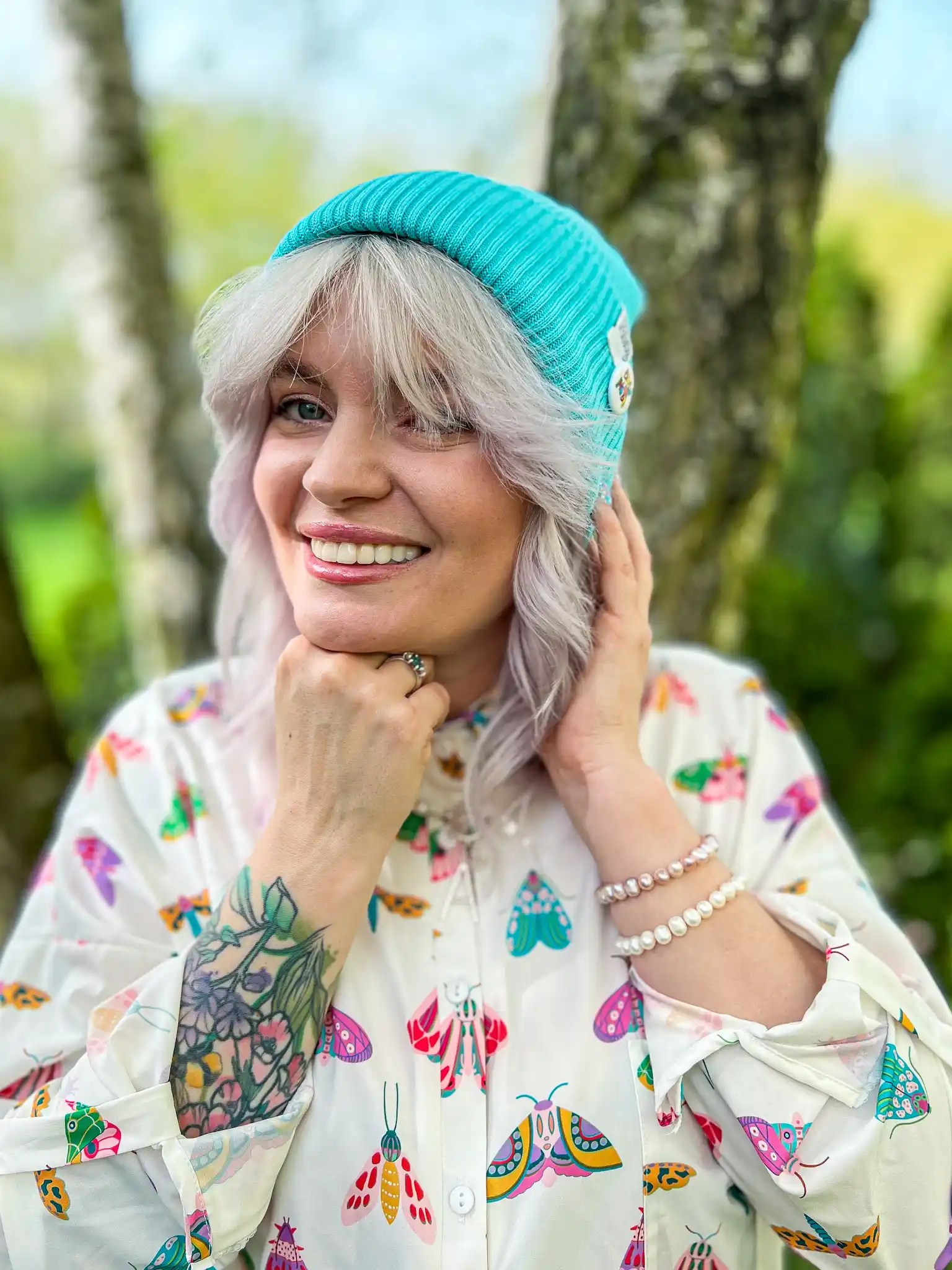 Czapka beanie z bawełny logo kolorowe "Turkus" 32 Codzienny look w nowoczesnym, turkusowym stylu – polska czapka przejściówka