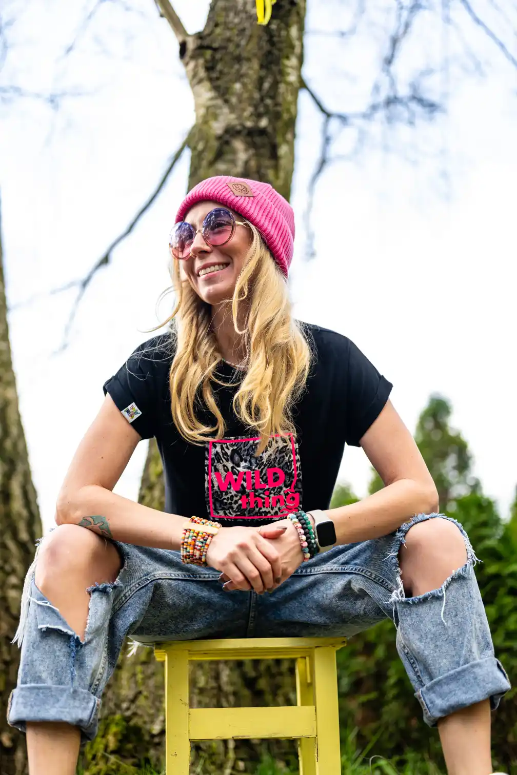 Jak dbać o wiosenną czapkę beanie, żeby długo wyglądała jak nowa? 5 Jaki kolor czapki do blond włosów – tworzenie harmonijnego looku