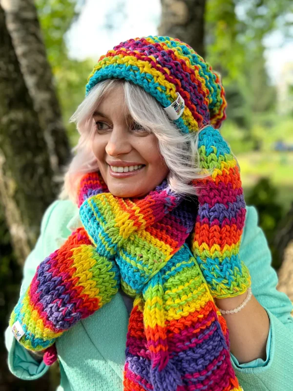 Kolorowa czapka bez pompona NEVERLAND ,,Tęcza" 16 Barwna czapka z szydelka – unikatowy design