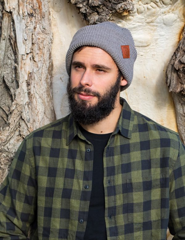 Męska czapka long logo ekoskórka "Ciemny beż" 8 GLOWNE kawOwa czapka meska brain inside