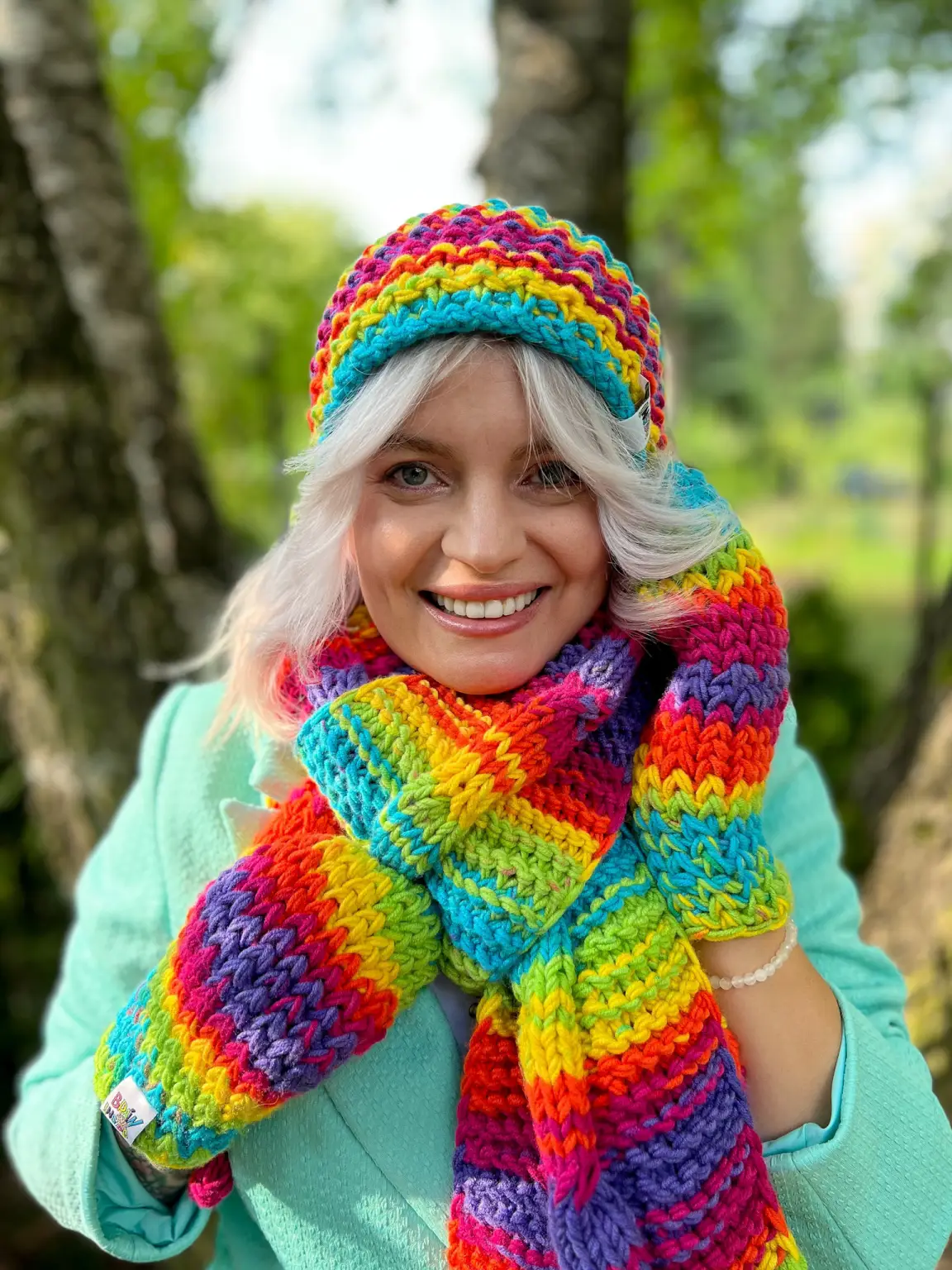 Kolorowa czapka bez pompona NEVERLAND ,,Tęcza" 46 Kolorowa szydelkowa czapka – miekka i przytulna