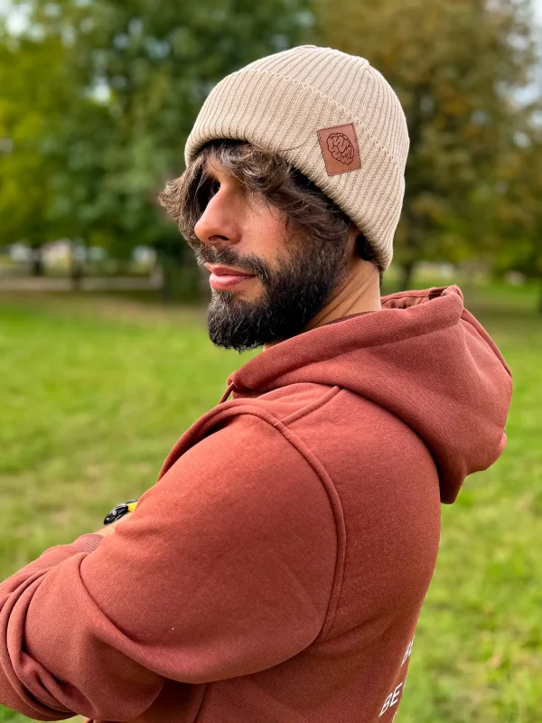 Męska bawełniana czapka beanie logo ekoskórka "Beżowy" 8 Męska luźna czapka z bawełny