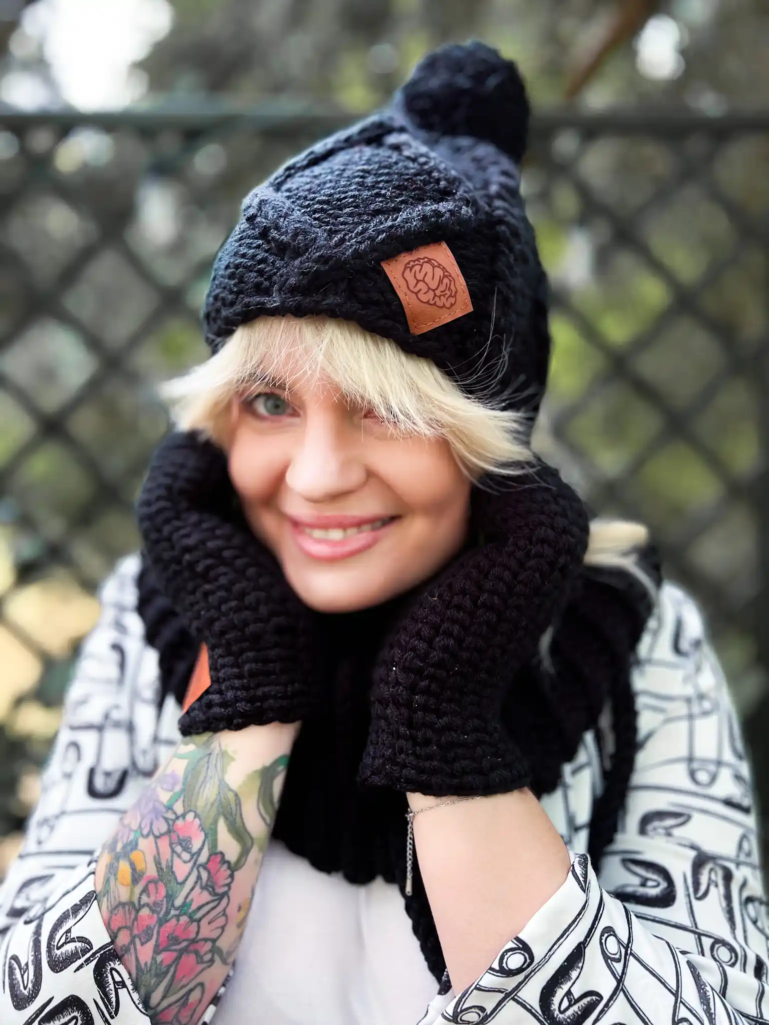 Rękawiczki handmade ze sznureczkiem ,,Czarny" 31 Mitenki z alpakowej welny