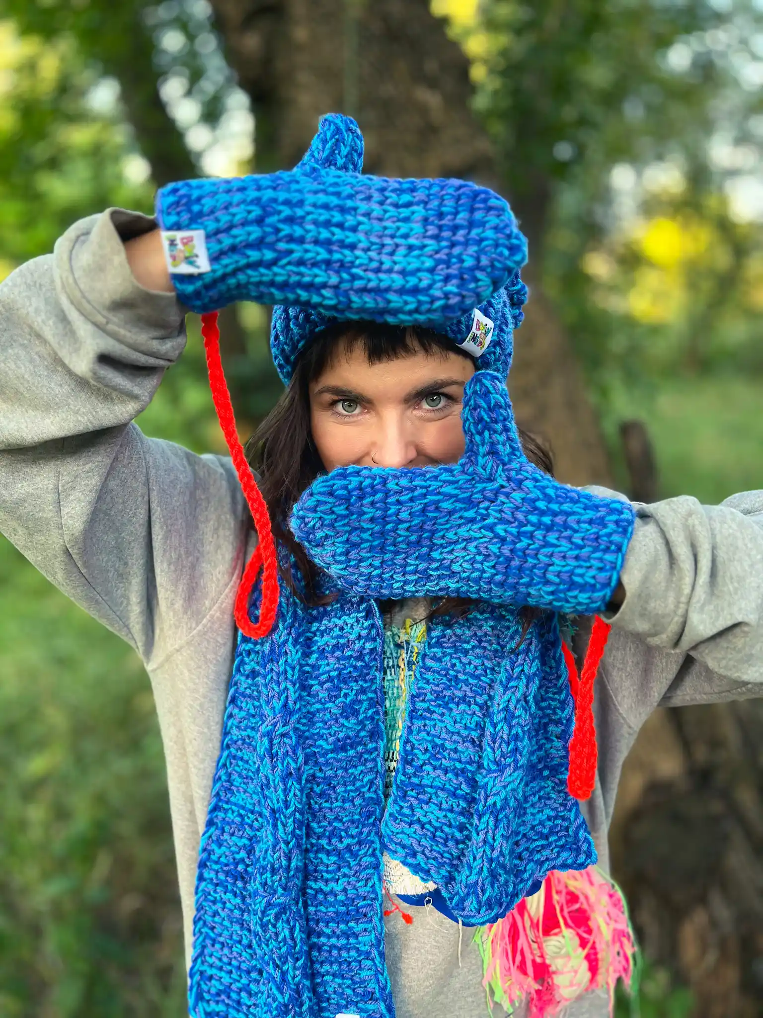 Rękawiczki handmade ze sznureczkiem ,,Niebieskości" 209 Rekawiczki na szydelku jednopalczaste i cieple