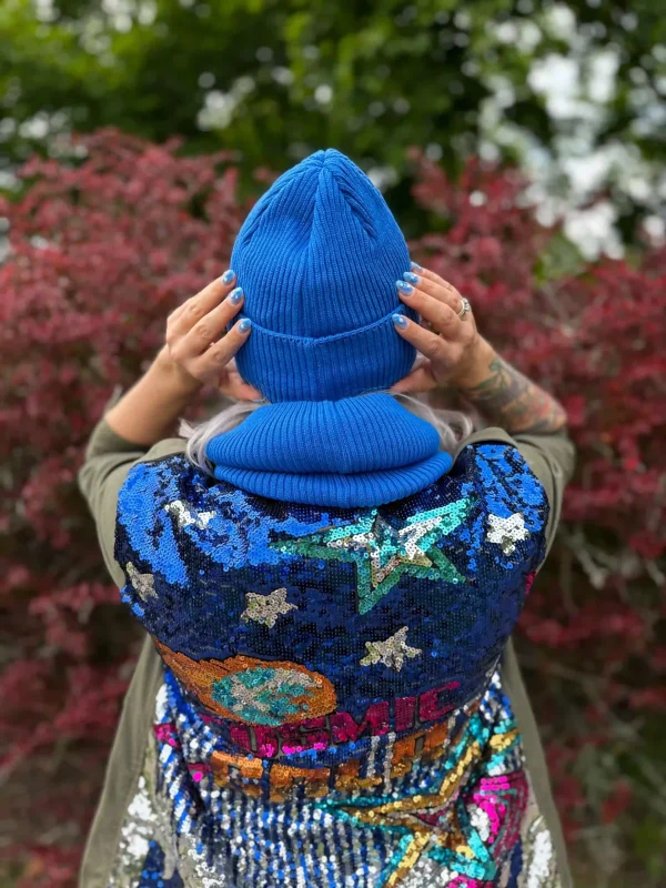 Bawełniana czapka beanie logo ekoskórka "Niebieski Kobalt" 15 bawelniana dokerka chabrowa scaled 1