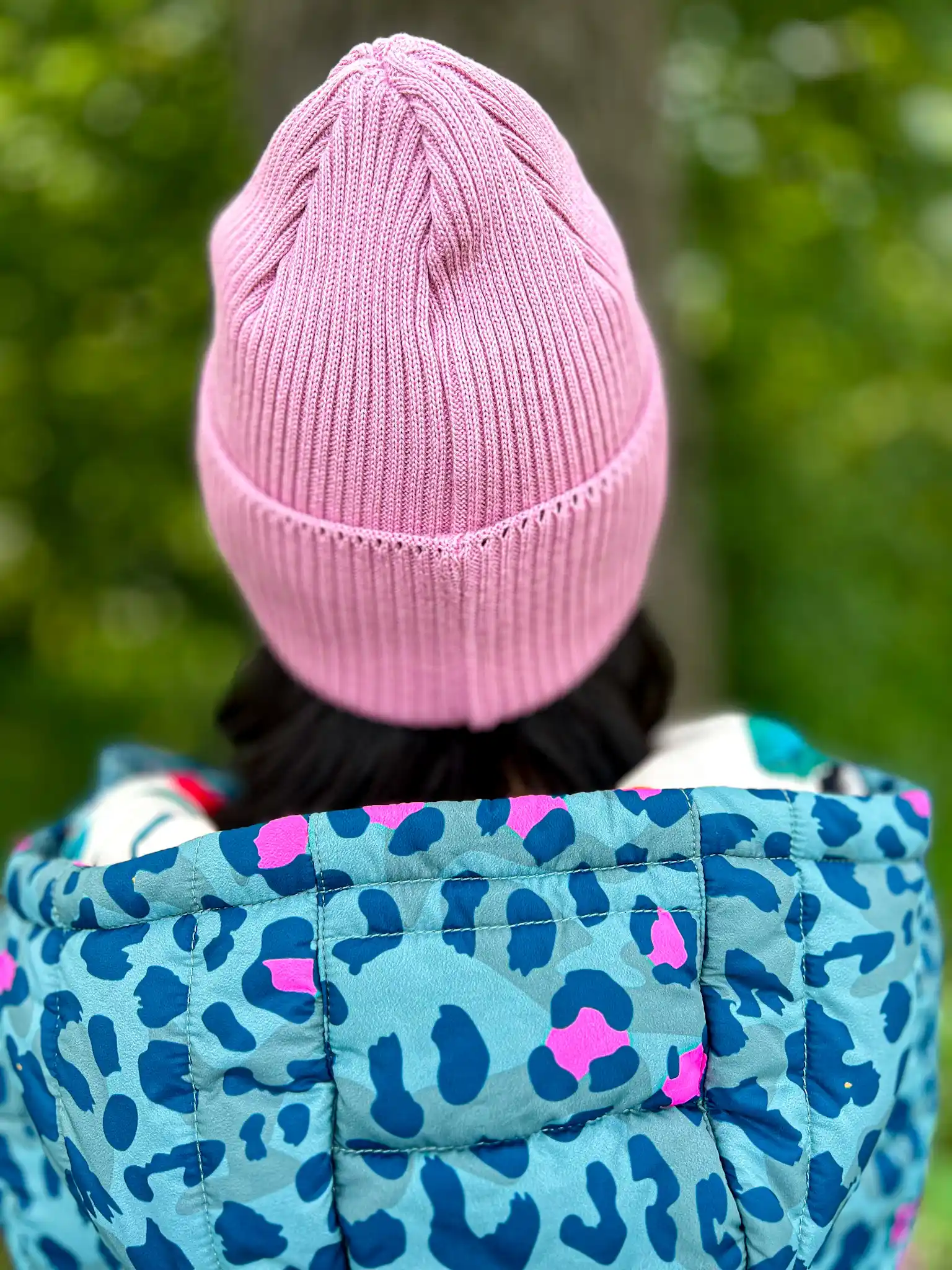 Czapka beanie z bawełny logo kolorowe "Brudny róż" 31 bawelniana dokerka w kolorze brudnego rozu