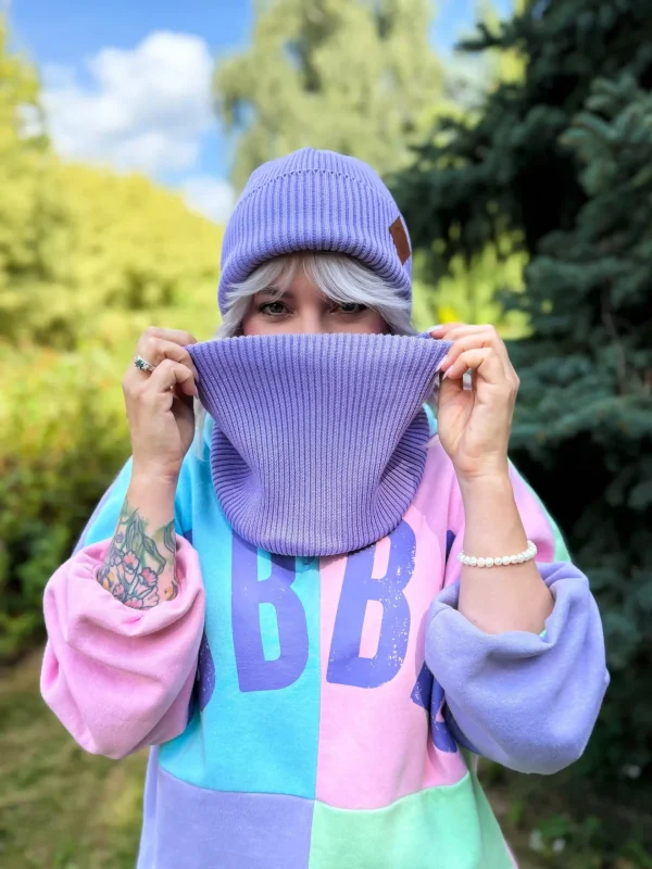 Bawełniana czapka beanie logo ekoskórka "Jasny fiolet" 12 bawelniana fioletowa czapka na chlodniejsze dni scaled 1