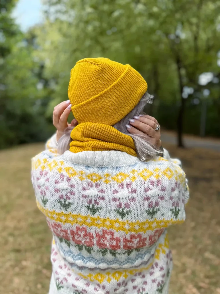 bawelniana miodowa czapka beanie damska scaled 1
