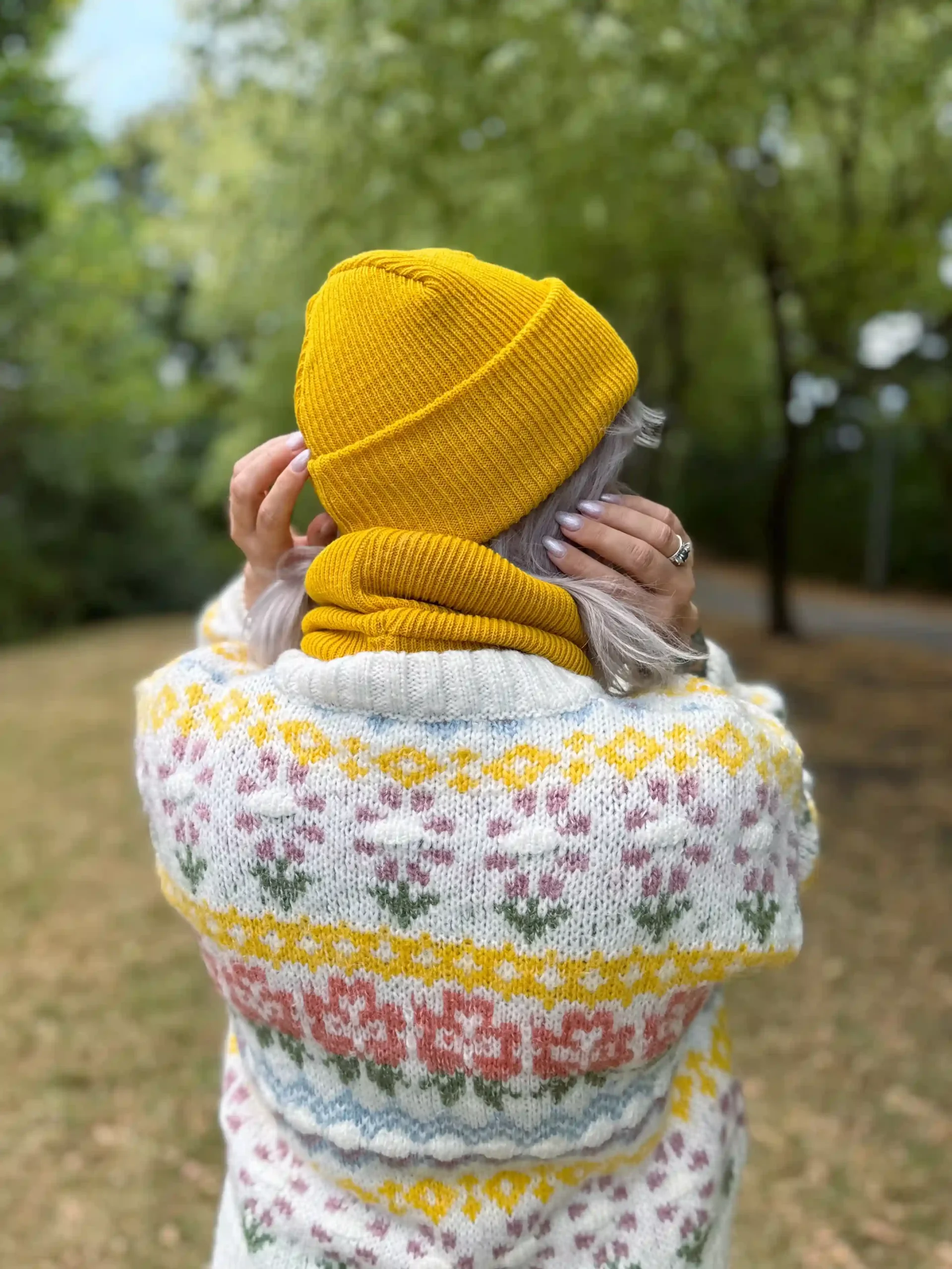 Czapka wywijana logo kolorowe "Miodowa musztarda" 131 bawelniana miodowa czapka beanie damska scaled 1
