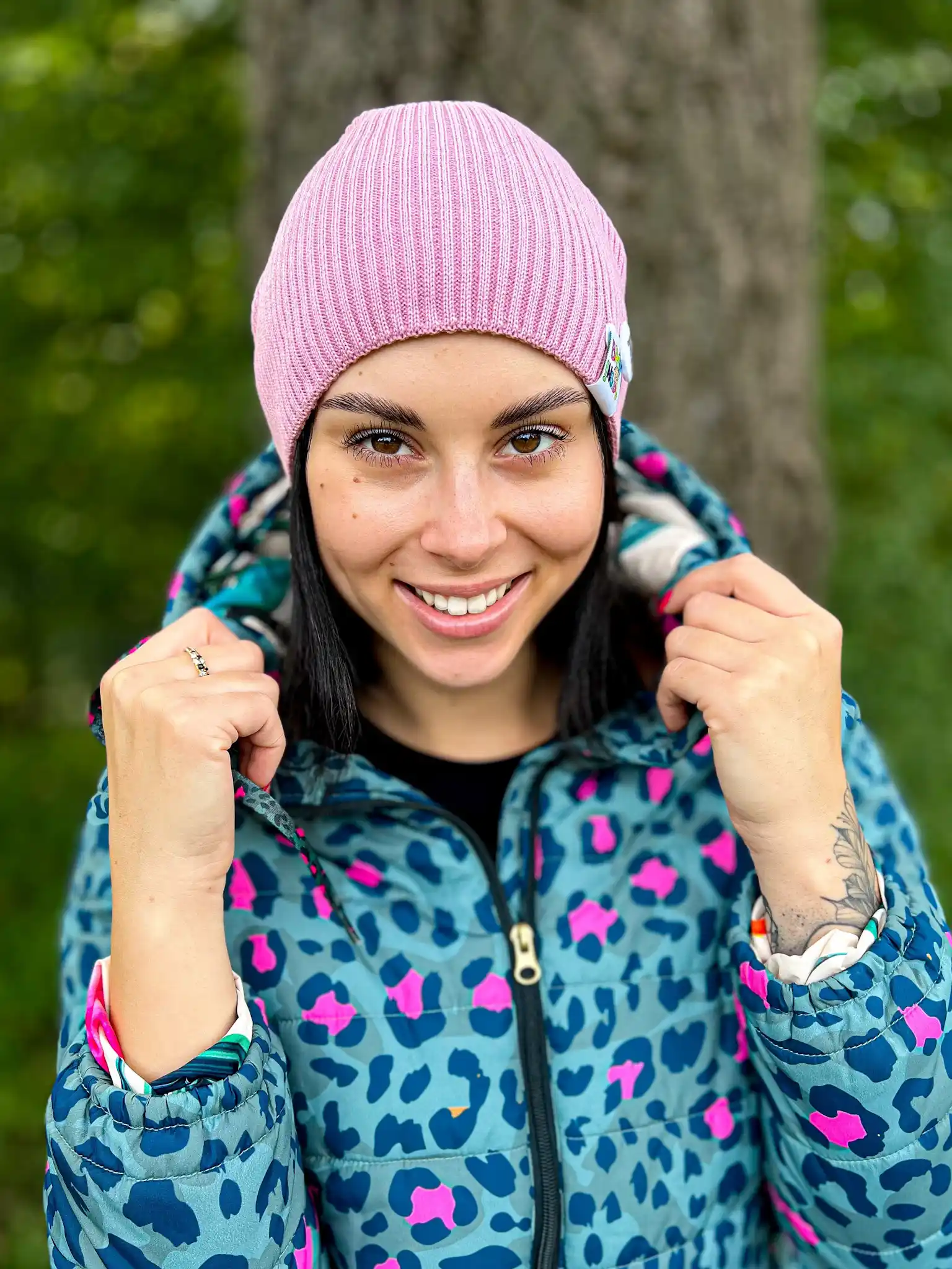 bawelniane slouchy w kolorze brudnego rozu