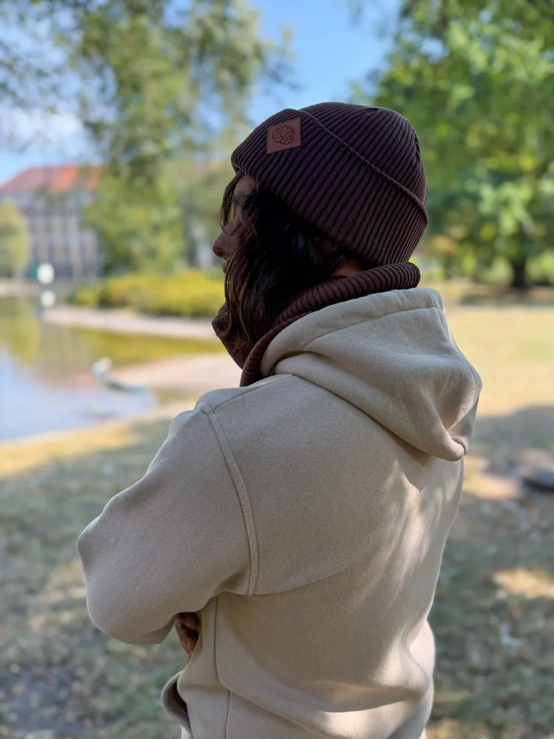Męska bawełniana czapka beanie logo ekoskórka "Brąz" 46 beanie cotton scaled 1