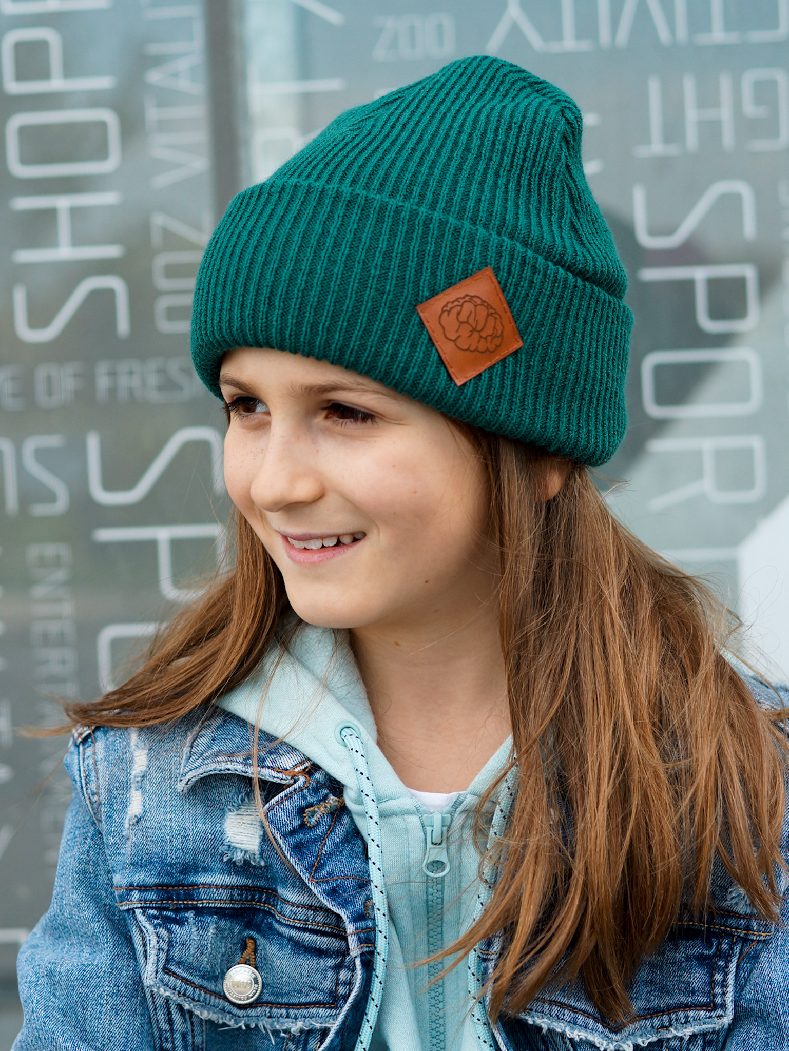 Modna czapka dla dziecka logo ekoskórka "Zielony" 13 beanie kids Brain Inside green