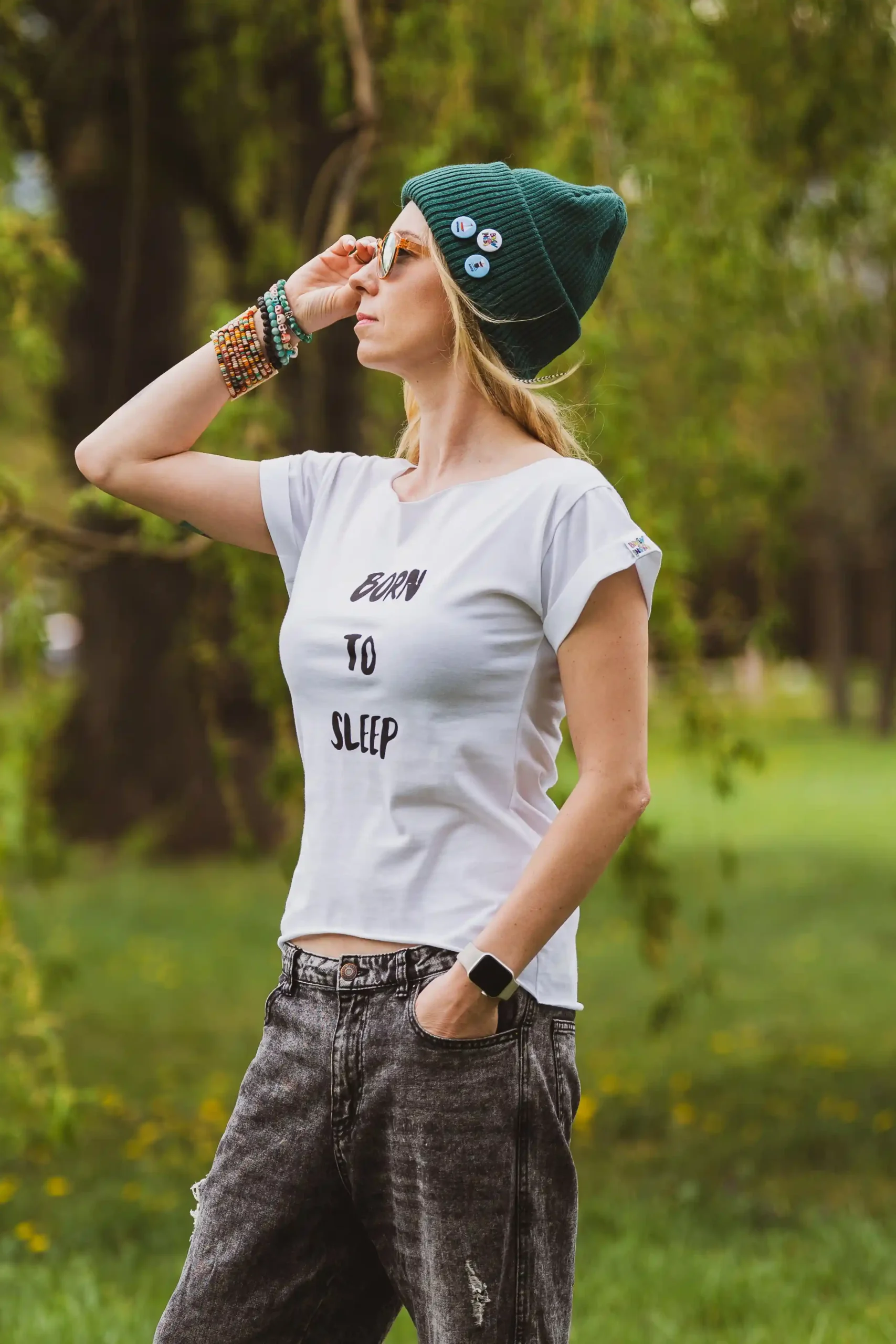 Biała koszulka z napisem Born to Sleep 60 biala bawelniana tee scaled 1