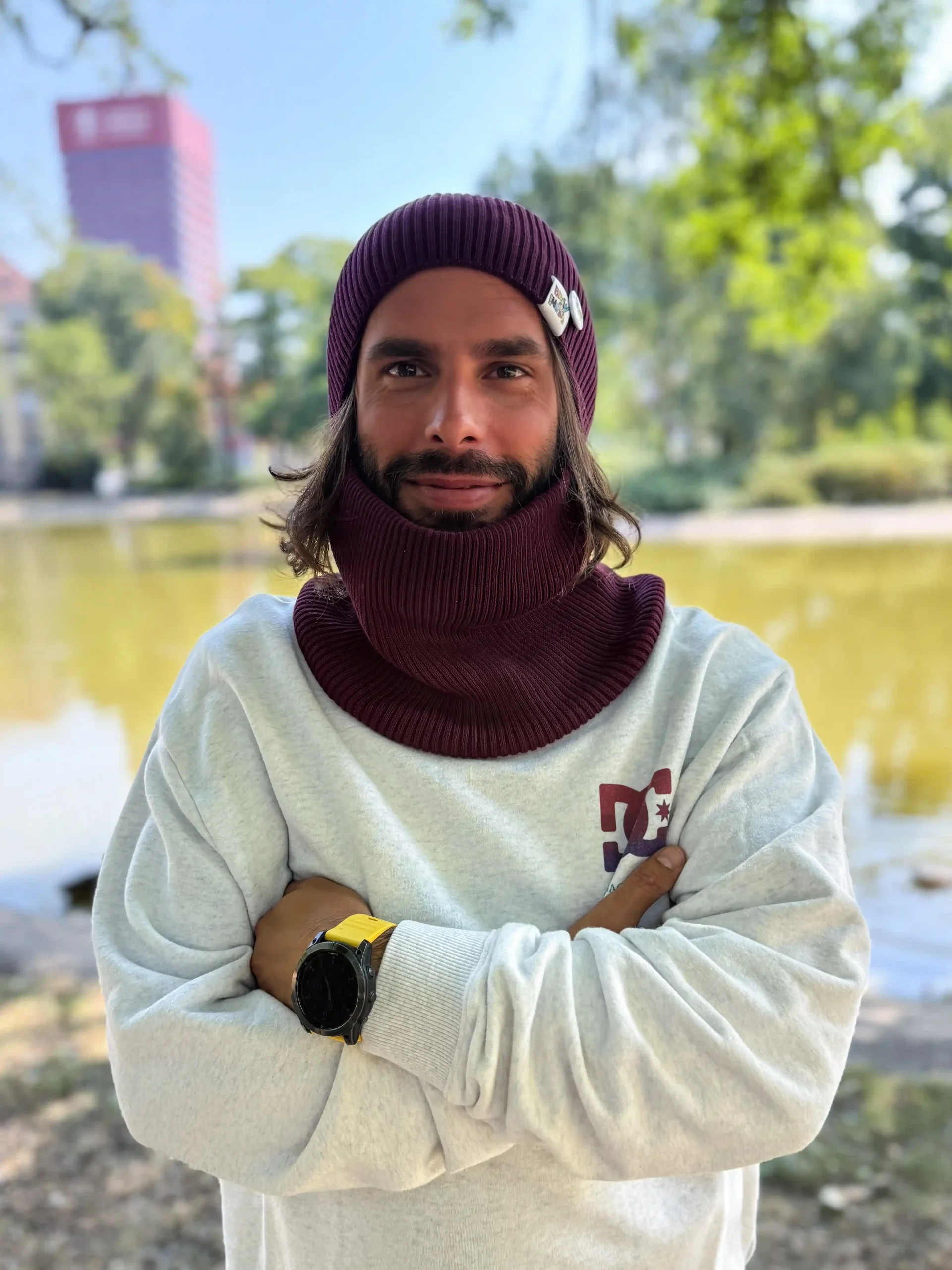 Męska luźna czapka z bawełny logo kolorowe "Bordo" 20 bordowa czapka jesienna meska scaled 1