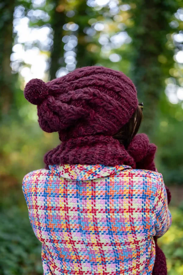 bordowa czapka merino 1