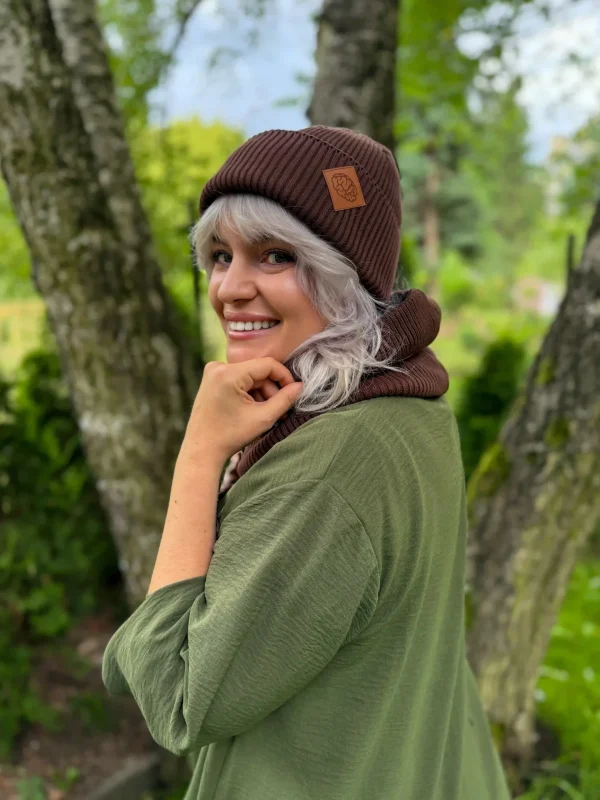 Bawełniana czapka beanie logo ekoskórka "Brąz" 8 brazowa beanie scaled 1