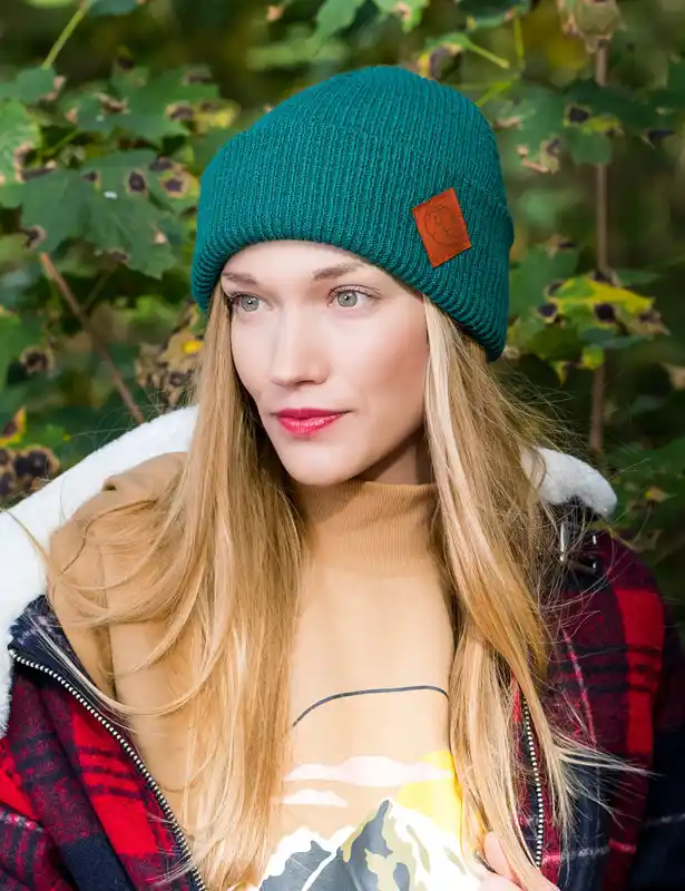 Czapka beanie logo ekoskórka "Zielony" 16 ciemno zielona czapka polska produkcja brain inside