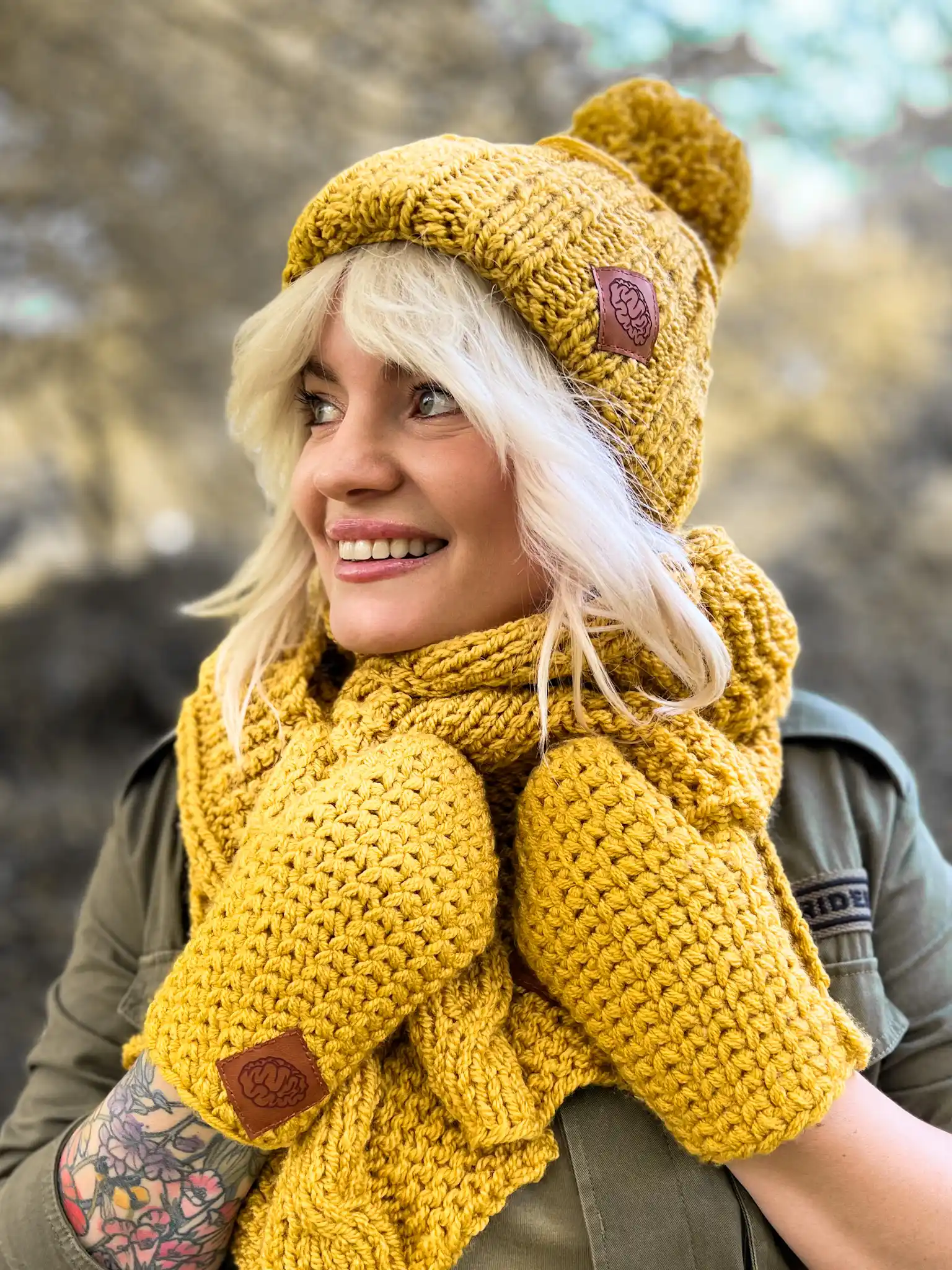 Rękawiczki handmade ze sznureczkiem ,,Miodowa musztarda" 36 cieple dziergane rekawiczki welniane