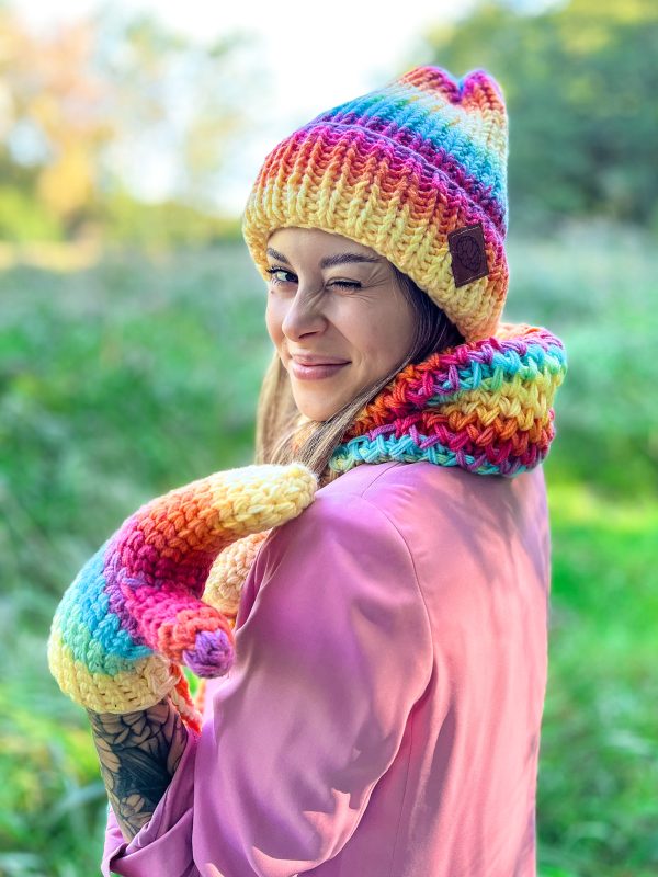Kolorowe rękawiczki handmade ze sznureczkiem ,,Cieniowane cytrusy" 15 cieple zimowe rekawiczki na narty