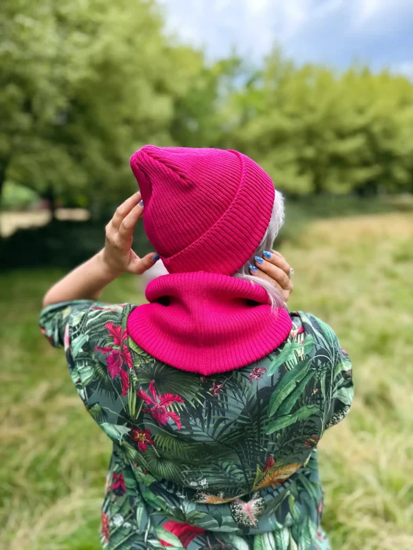 czapka beanie malinowa 1