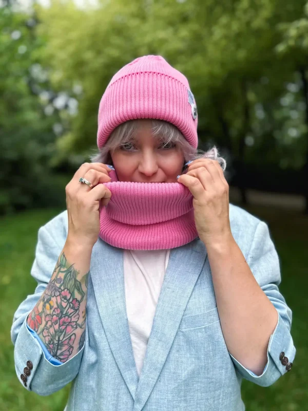 Czapka beanie z bawełny logo kolorowe "Różowy" 9 czapka beanie przejsciowa scaled 1