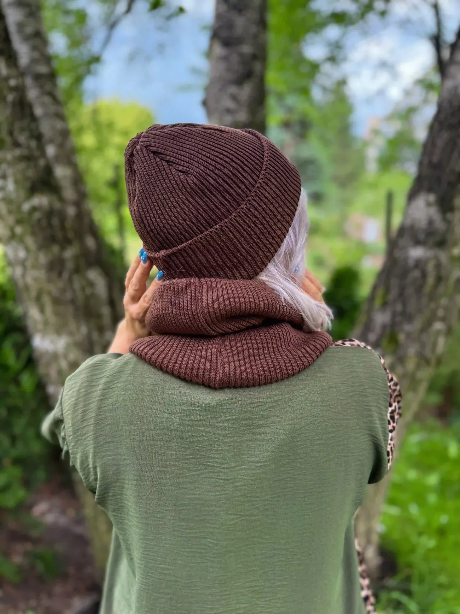 Bawełniana czapka beanie logo ekoskórka "Brąz" 33 czapka braz scaled 1