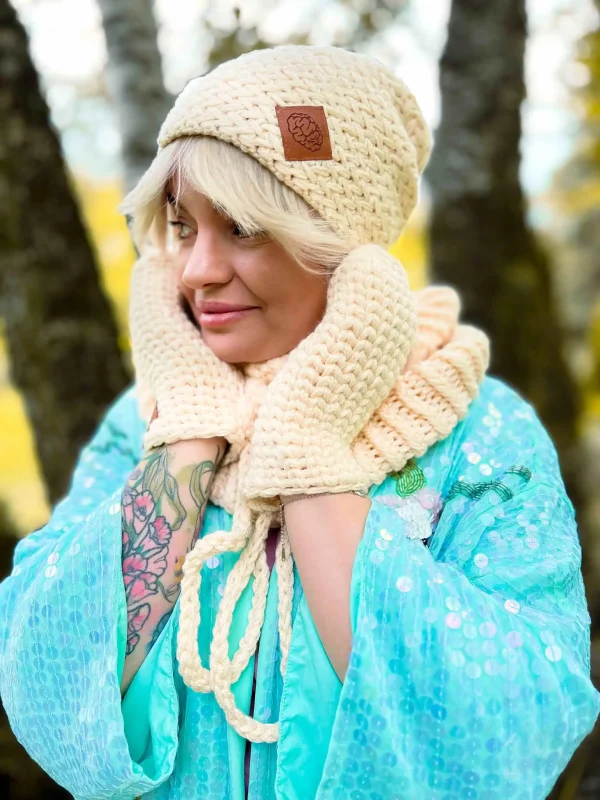 Czapka ręcznie robiona EXPLORER ,,Ecru" 14 czapka ecru