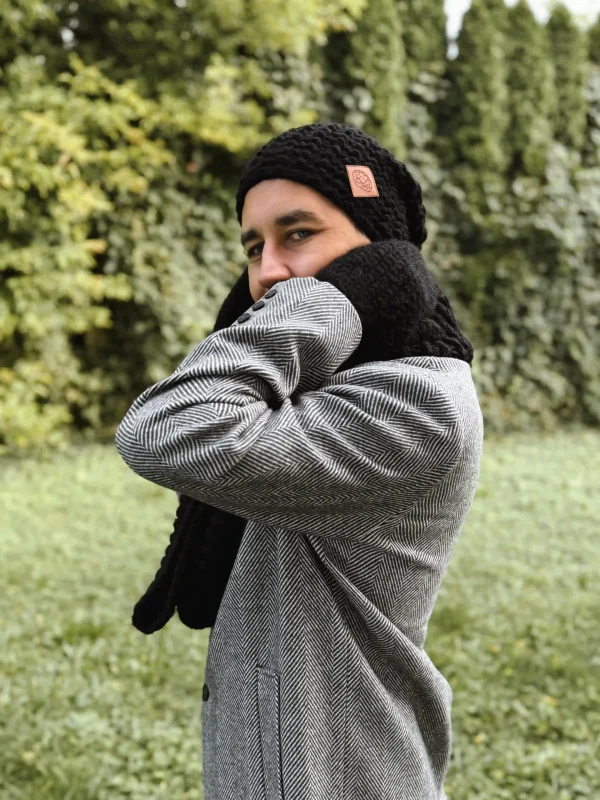 czapka handmade merino meska czarna scaled 1