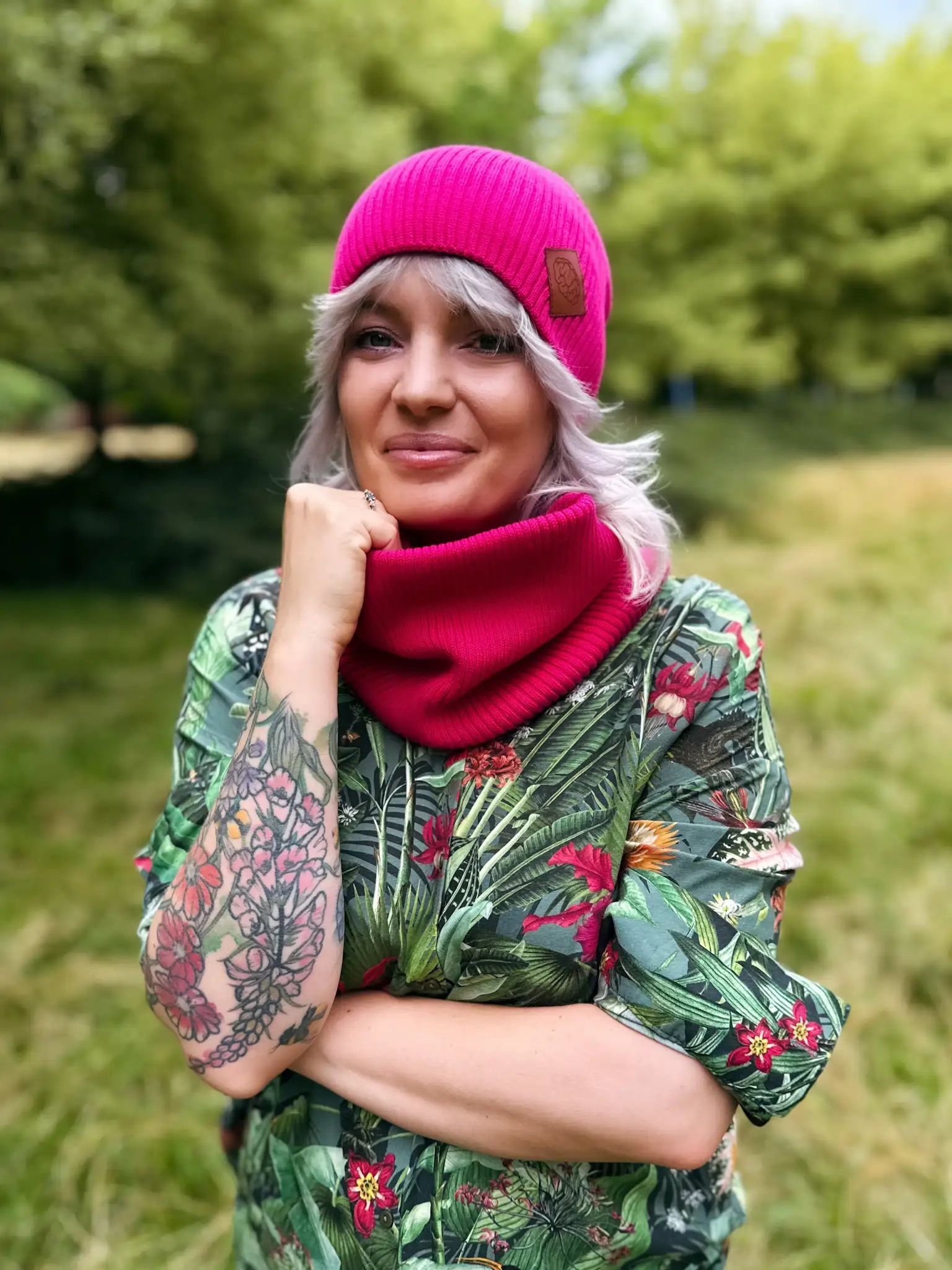 Bawełniana czapka jesienna logo ekoskórka "Malina" 41 czapka luzna malina