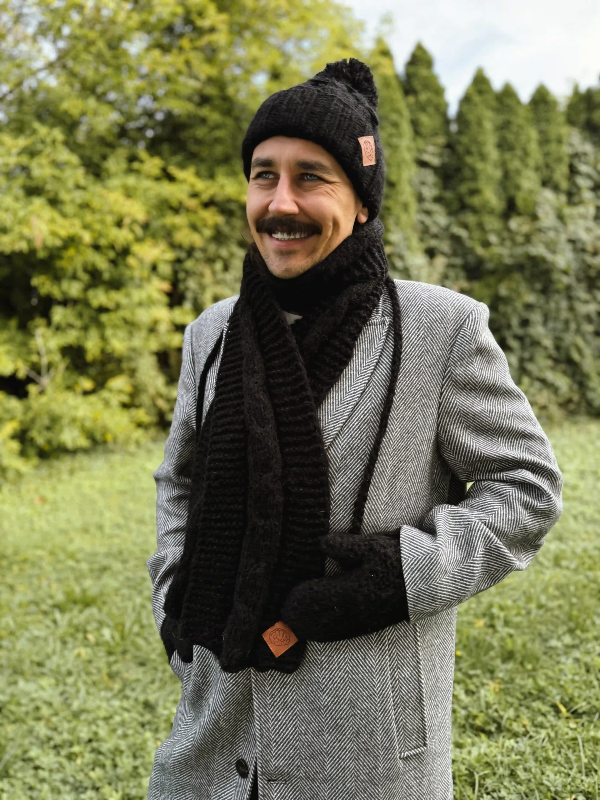 Męska czapka MERINO Euforia "Czarny" 120 czapka merino z pomponem meska czarna scaled 1
