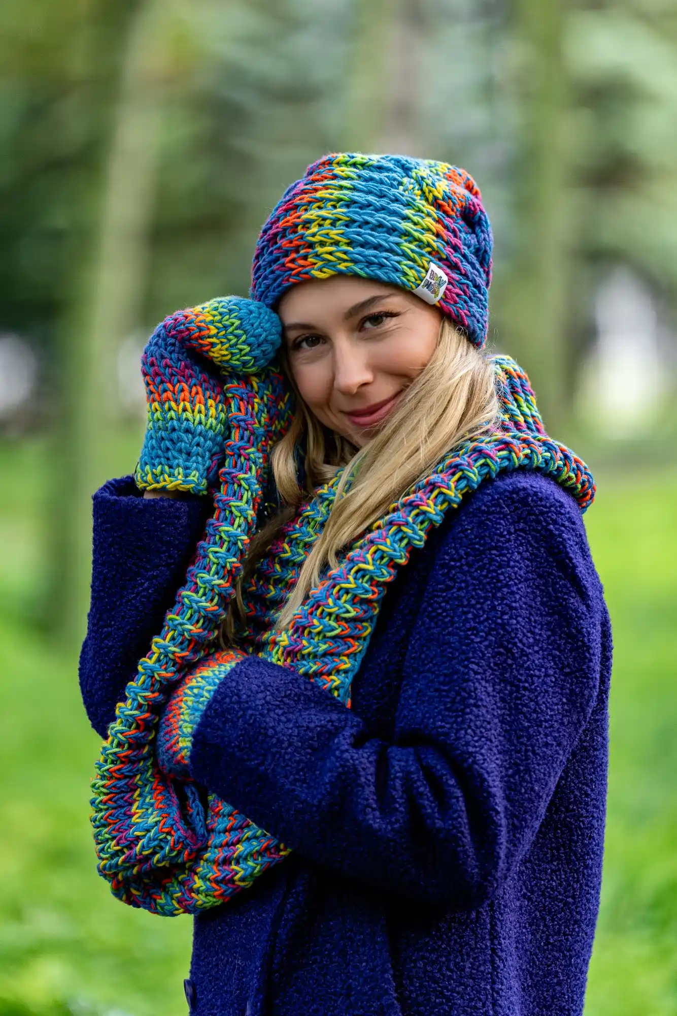 Czapka MERINO 50% nieugniatająca włosów "Tęcza Błękit" THIS IS IT 162 czapka oversize kolorwa