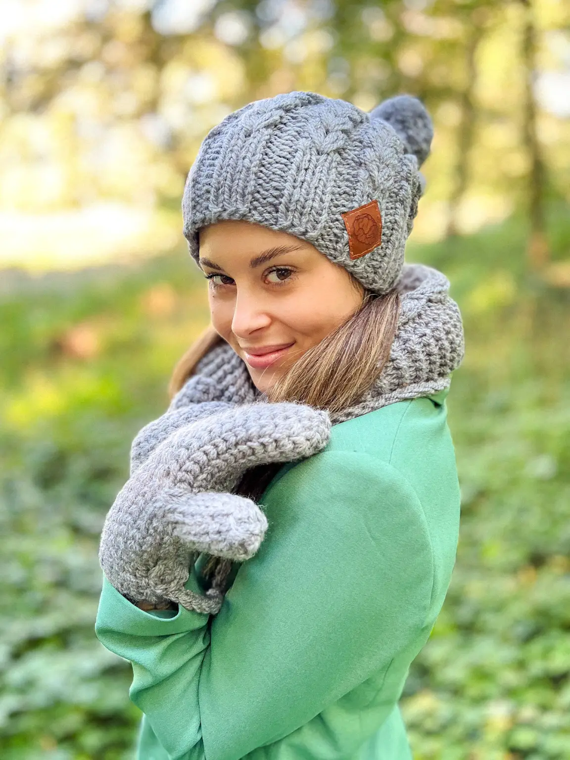 Czapka zimowa z pomponem SMILE ,,Szary" 30 czapka z polarem merino