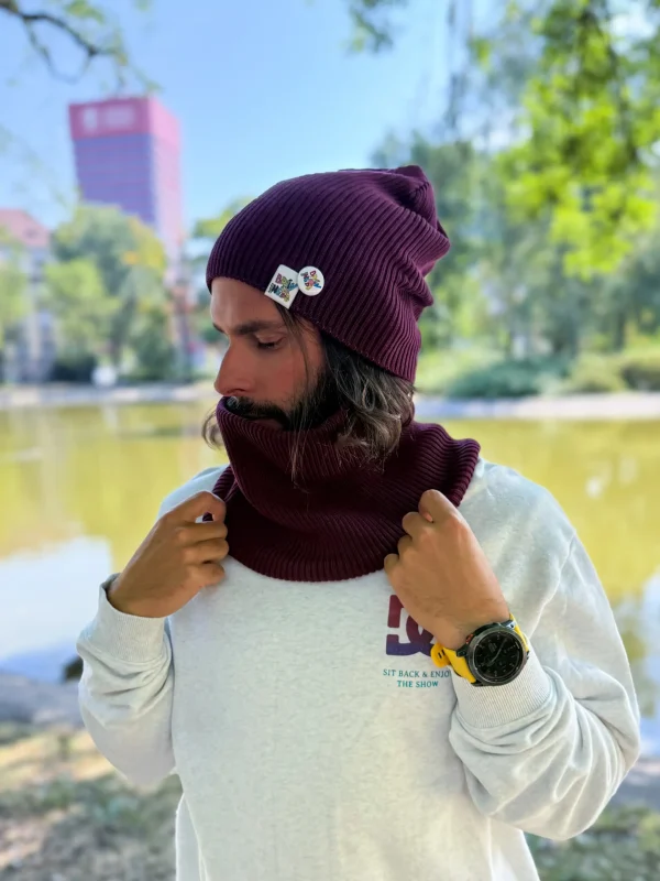 Męska luźna czapka z bawełny logo kolorowe "Bordo" 15 czapki zimowe zamowienia dla firm scaled 1