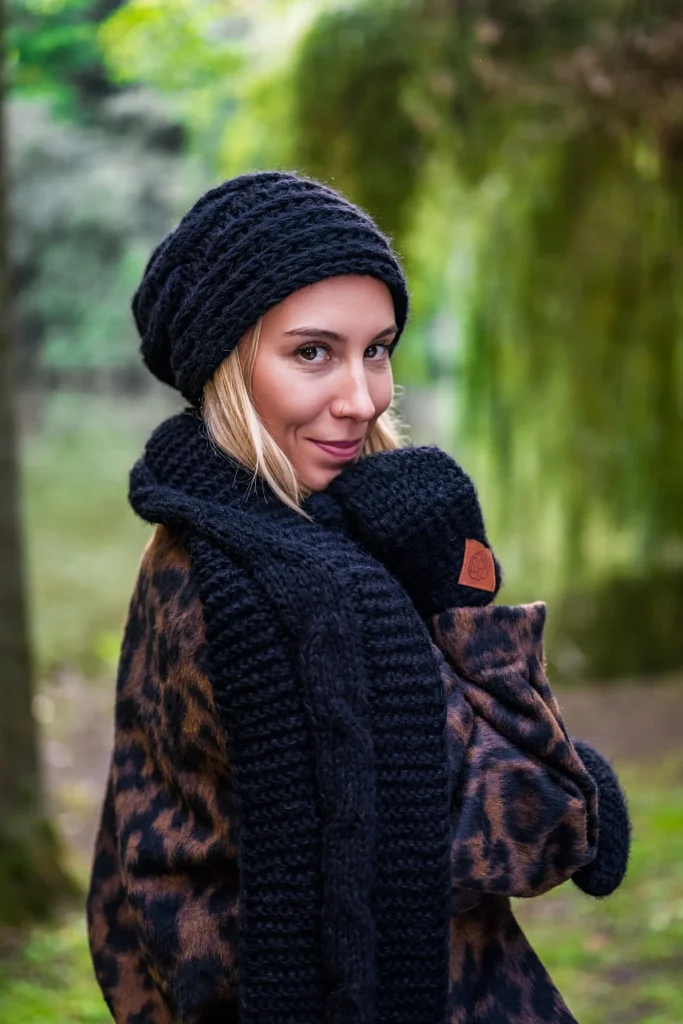 czarny szalik merino