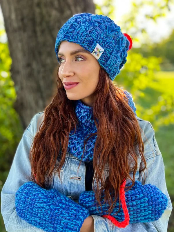 dluga niebieska czapka handmade 1