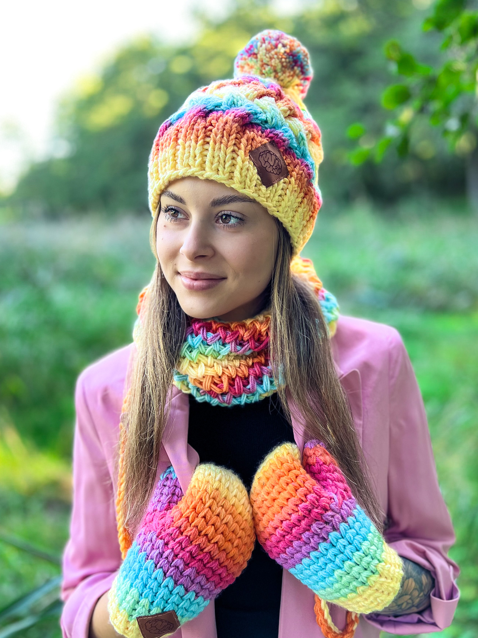Modna czapka zimowa HAPPY ,,Cieniowane cytrusy" 65 dziergana czapka do morsowania 1