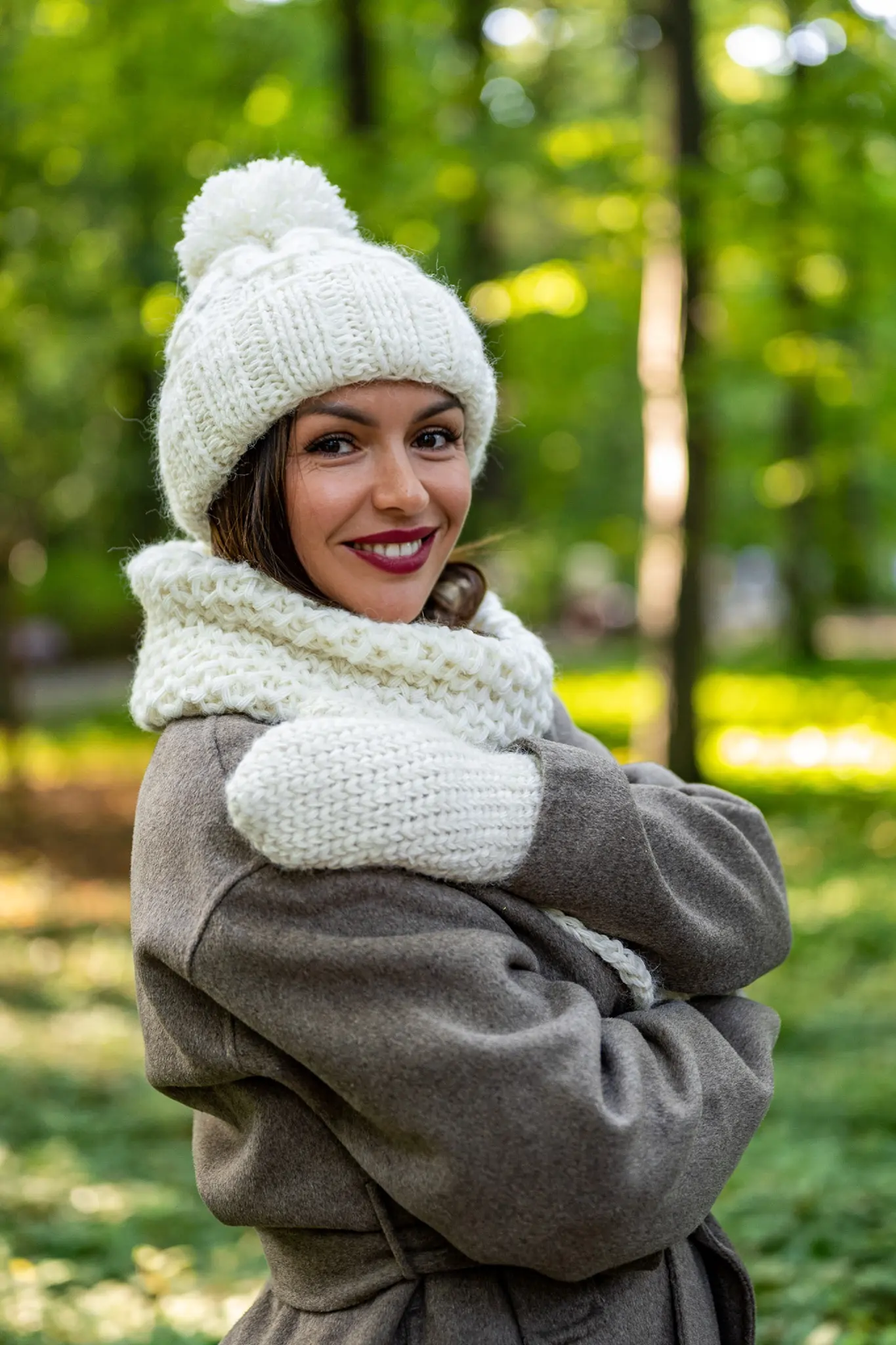 Mały komin MERINO "Beżowy ecru" 19 ecru czapka z pomponem merino 2