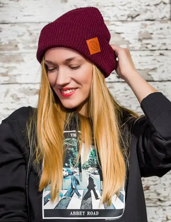 Czapka beanie logo ekoskórka "Bordo" 5 główne CZAPKA BEANIE BORDO