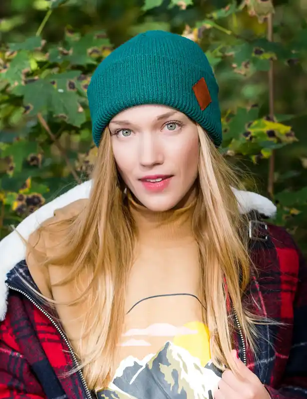 zielona czapka oversize