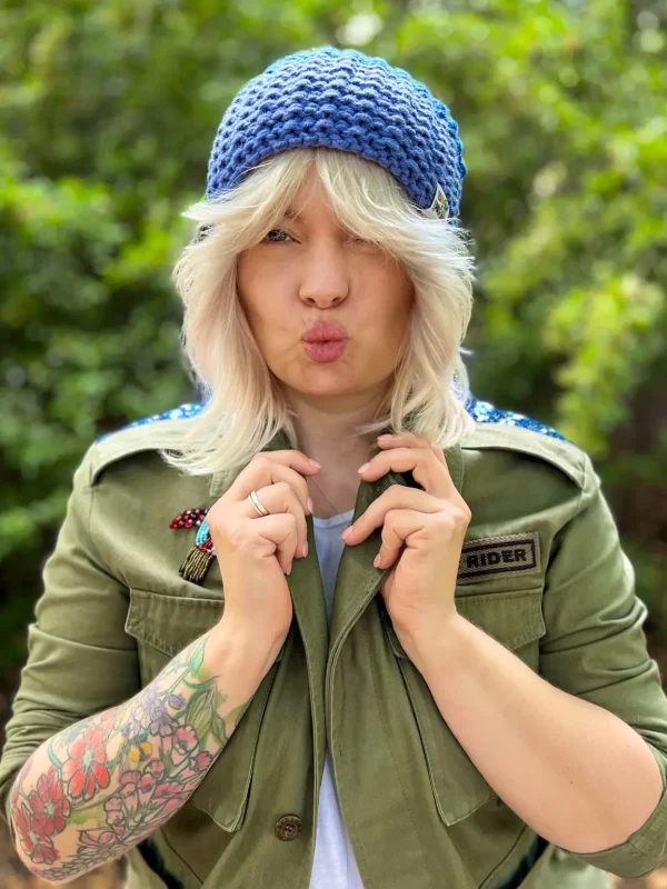 Czapka zimowa bez pompona NEVERLAND "Niebieskie paski" 10 jak zrobic czapke na drutach 1