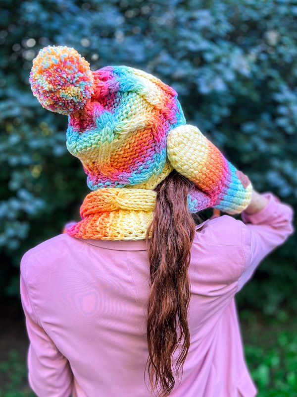 kolorowa czapka handmade ocieplana polarem