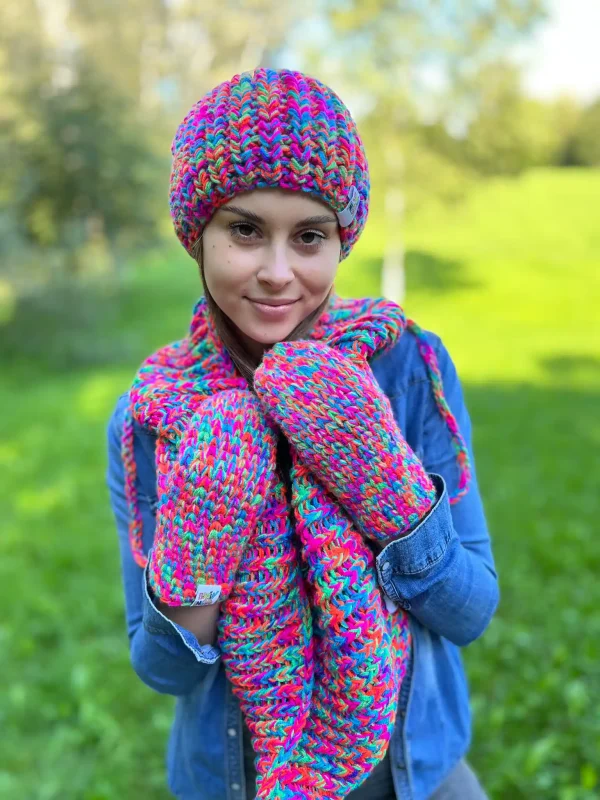 kolorowy komin recznie robiony