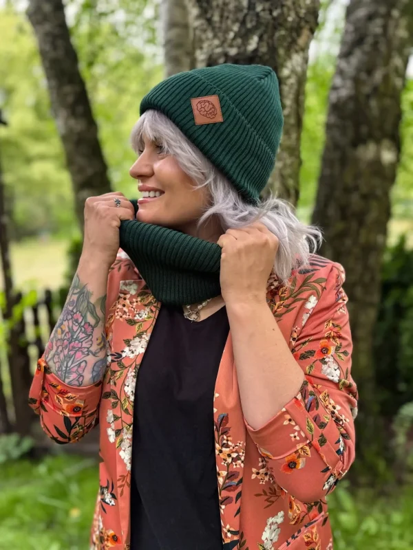 Bawełniana czapka beanie logo ekoskórka "Zielony" 14 krotka bawelniana beanie zielona scaled 1
