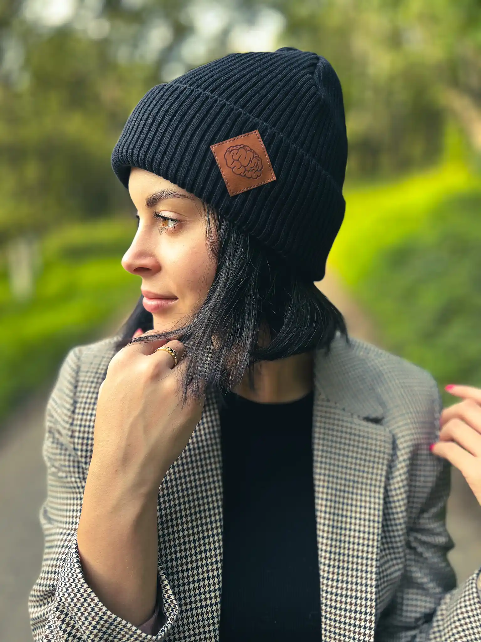Bawełniana czapka beanie logo ekoskórka "Czarny" 22 krotka czarna czapka beanie