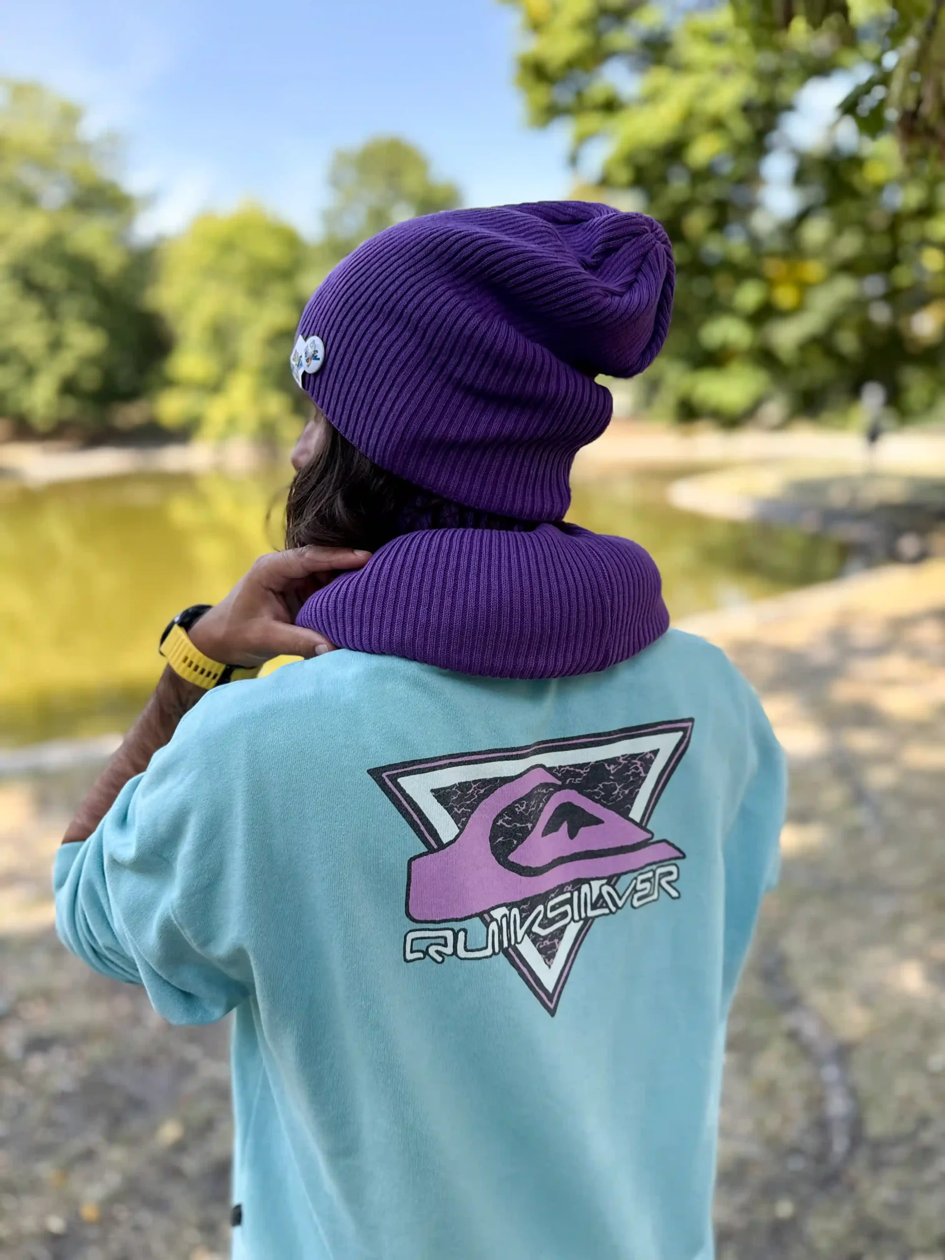 Męska luźna czapka z bawełny logo kolorowe "Fiolet" 20 meska czapka przejsciowka scaled 1