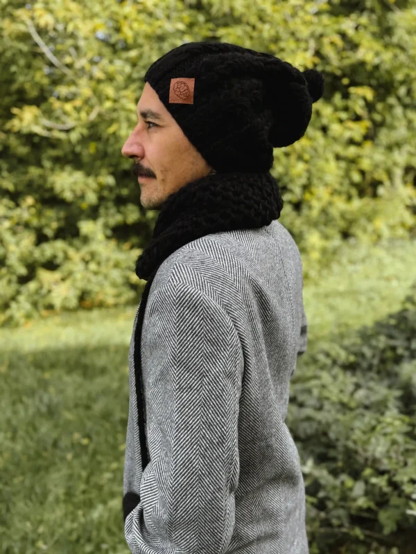 meska czapka z pomponem merino scaled 1