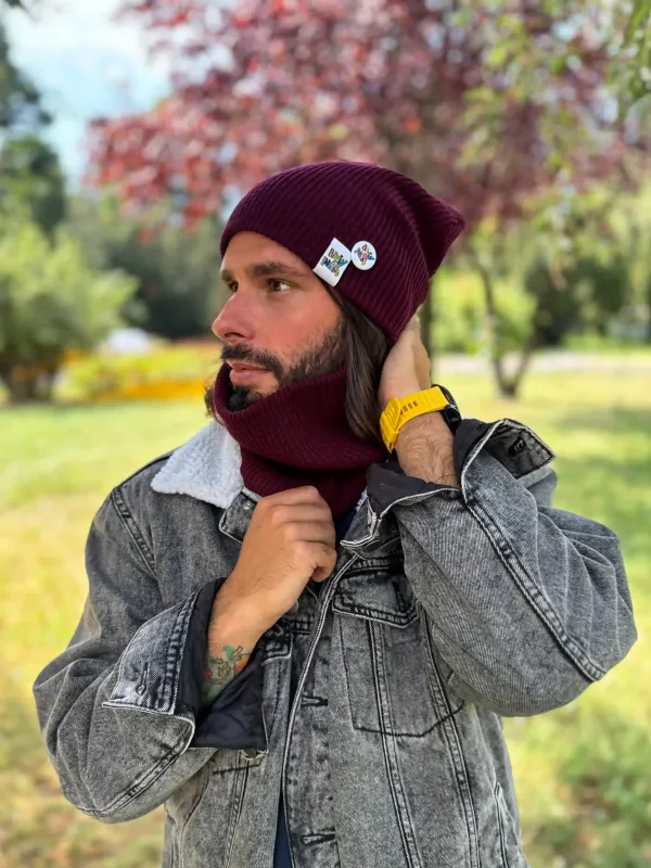 Męska czapka slouchy logo kolorowe "Bordo" 12 meska czapka zimowa 1 scaled 1