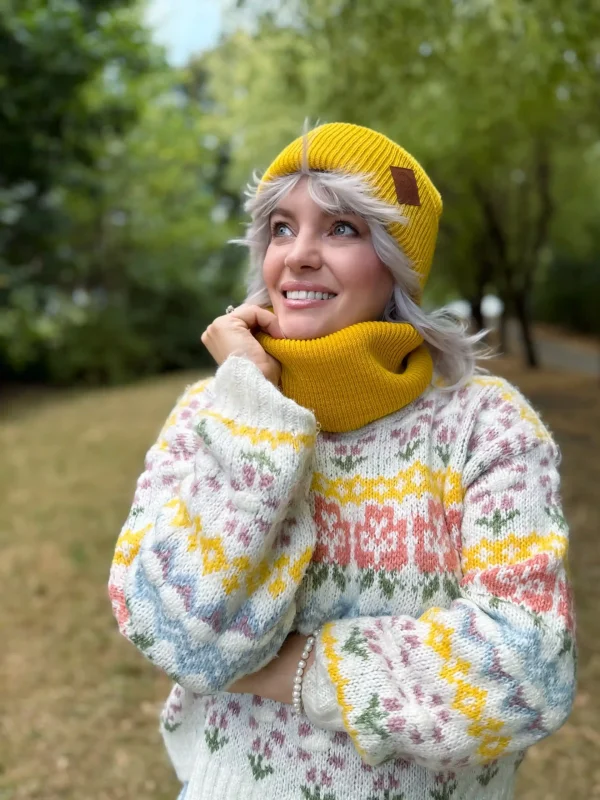 miodowa czapka beanie oversize na chlodniejsze dni scaled 1