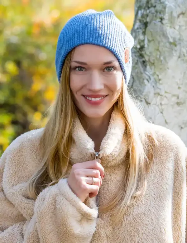 Czapka long logo ekoskórka "Brudny niebieski" 7 niebieska czapka beanie smerfetka brain inside