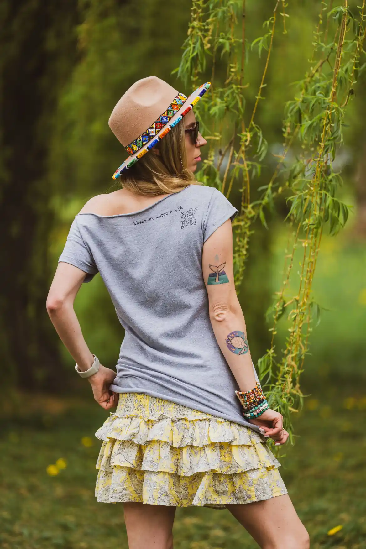 Szary t-shirt oversize Fuckin' positive 177 piekna szara koszulka